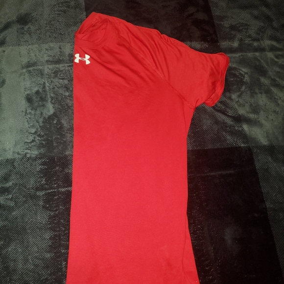 Under Armour Other - Mens under armor t shirt
